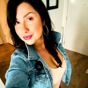 Meet your Posher, Deanna